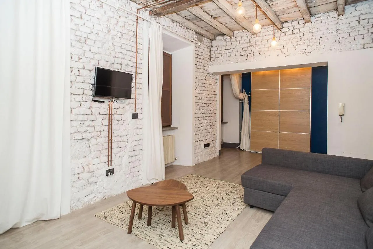 Living Milan - Via Brera 23 location