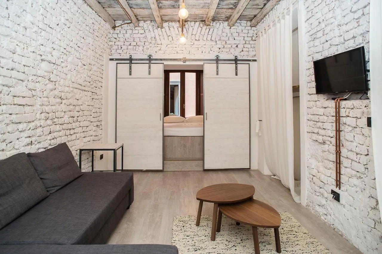 Living Milan - Via Brera 23 Apartment Italy