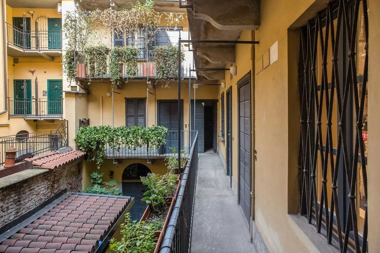 Living Milan - Via Brera 23アパートメント アパート